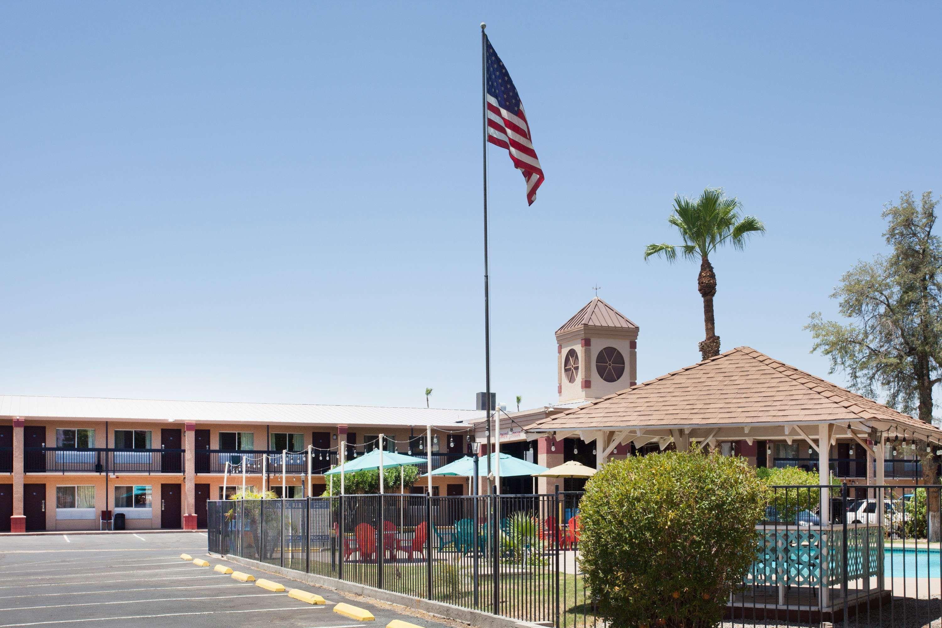 Howard Johnson By Wyndham Yuma Exteriör bild